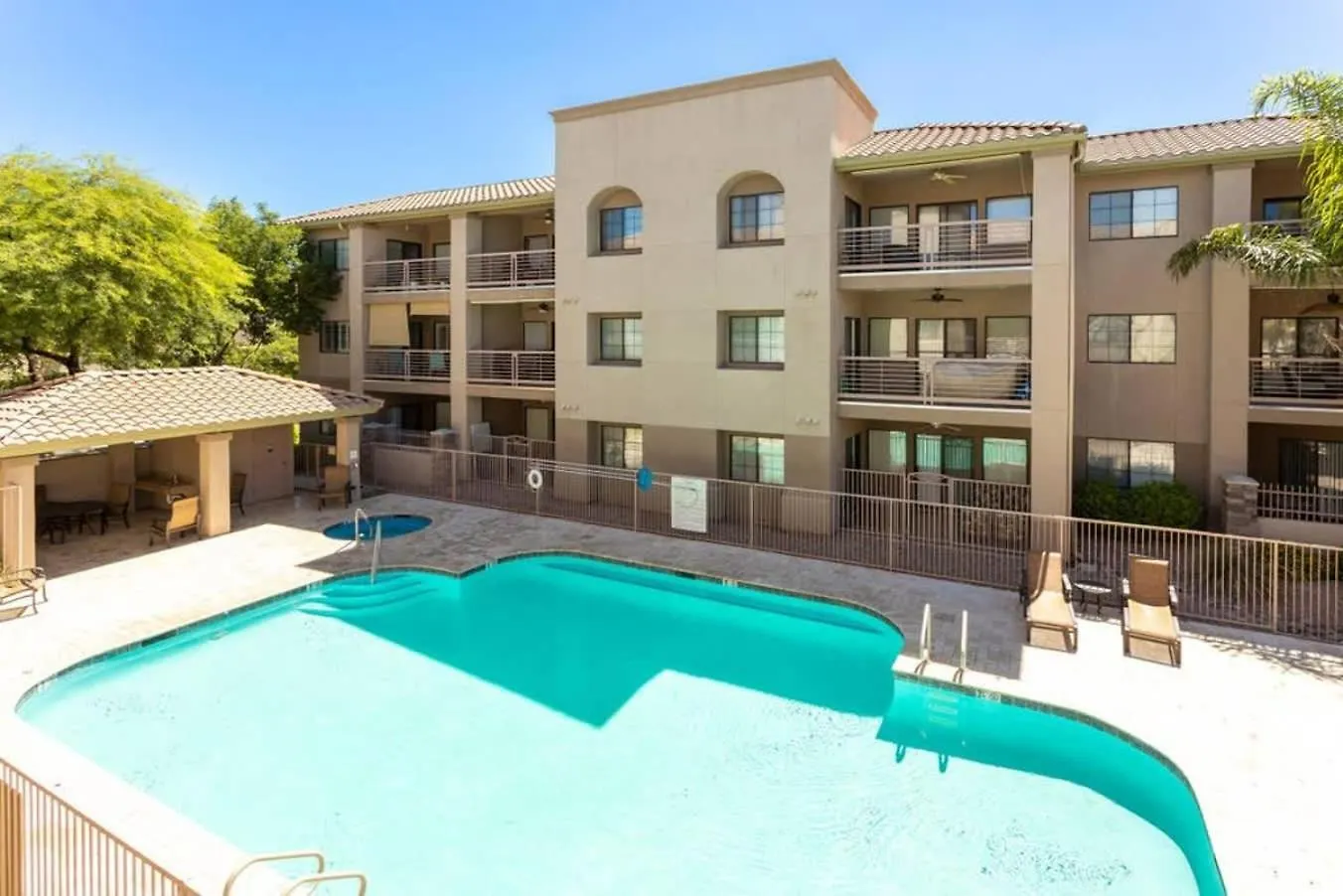 Tatil Evi Saguaro Sunrise -Luxe Condo With Balcony & Pool Scottsdale ABD