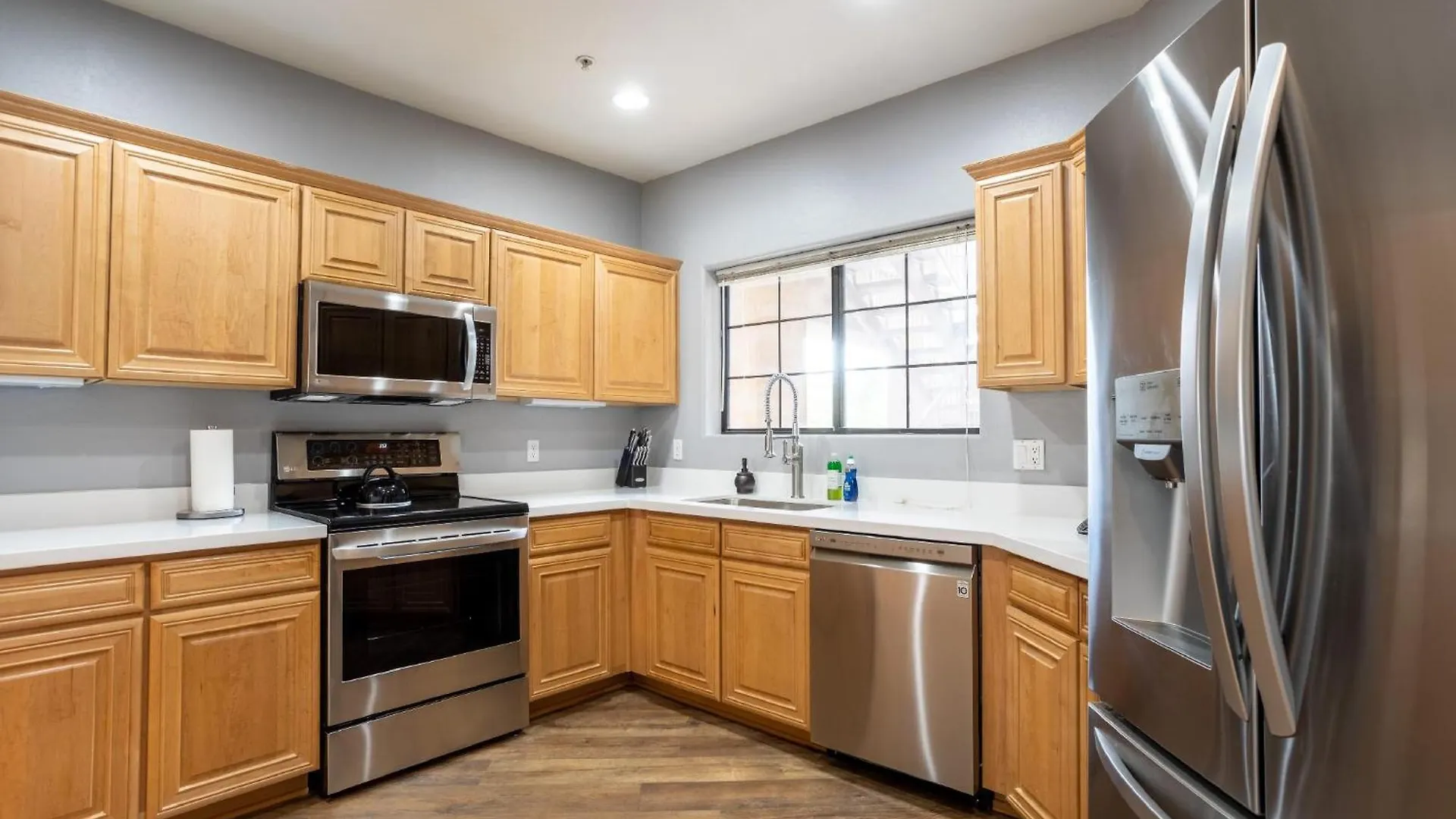 Saguaro Sunrise -Luxe Condo With Balcony & Pool Scottsdale 0*,  ABD